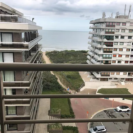 Duplex Penthouse Super Zeezicht 아파트 드판